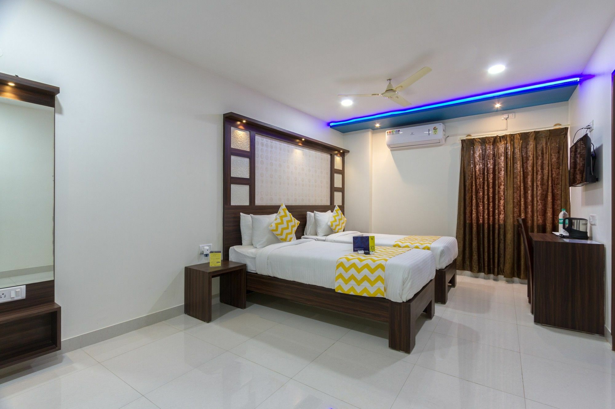 Ring View Hotels - Hebbal Bangalore Exterior photo